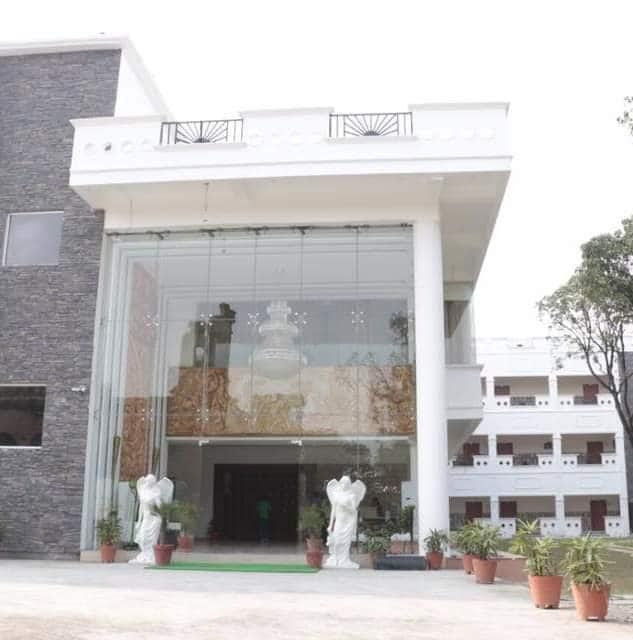 Babian Imperial Resort Hotel in Lucknow
