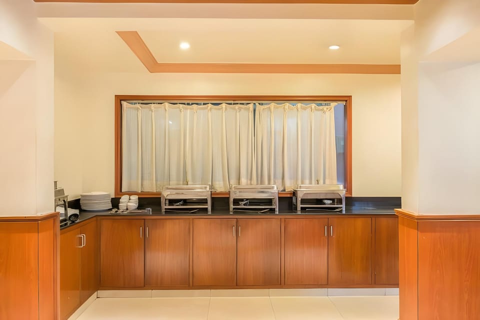 Vice President Hotel in Ahmedabad