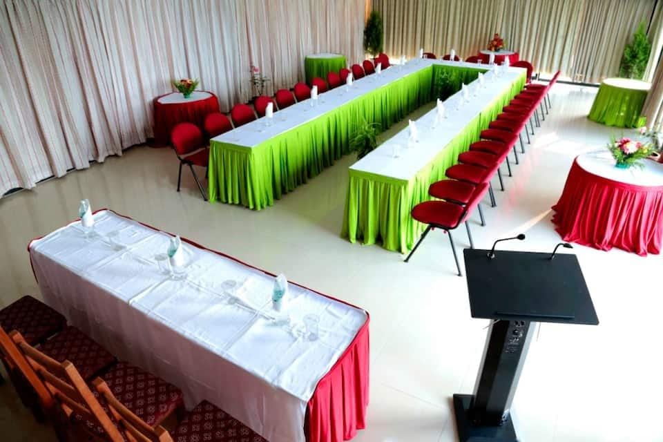 Golden Peak Hotel in Kerala