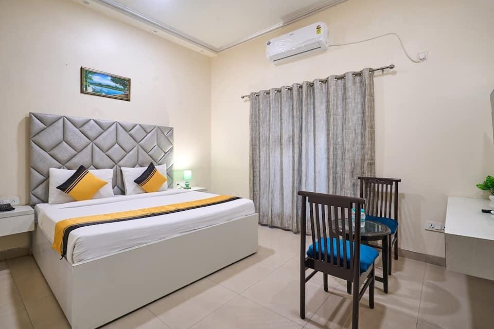 Itsy Hotels Golden Vista Near Noida City Centre Hotel in Noida