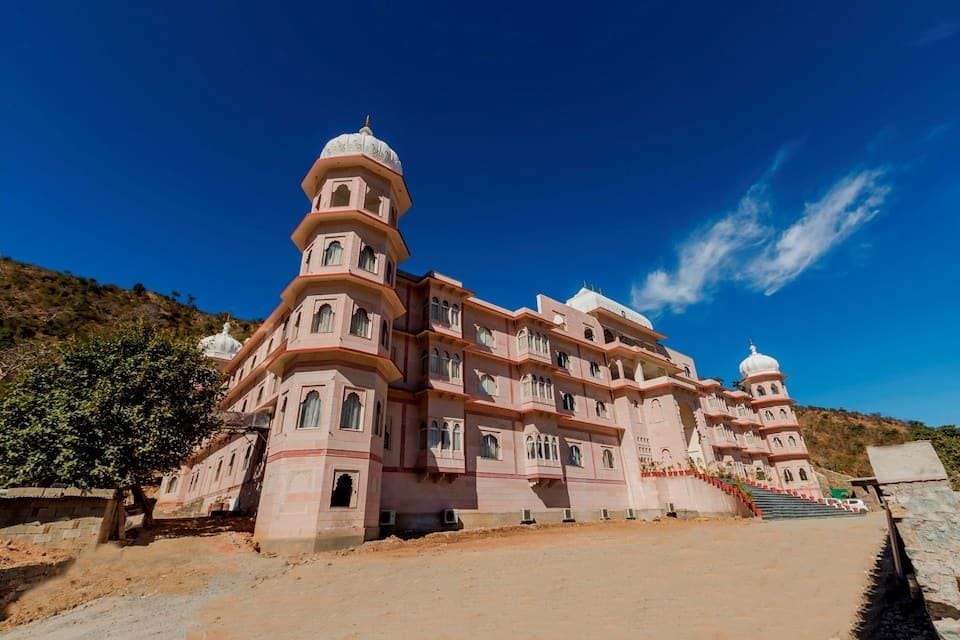 Kumbhalgarh Fort Resort Hotel in Rajasthan
