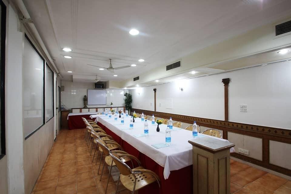 Hotel Amar Inn by Quadis - Lajpat Nagar Hotel in New Delhi