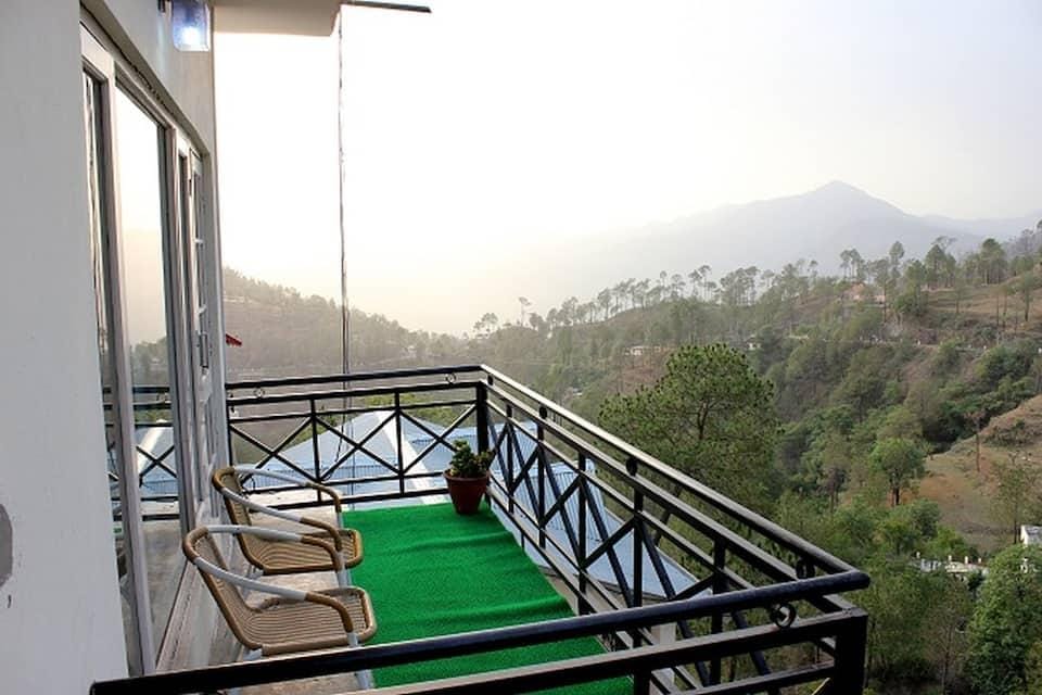 Maple Resort Chail Hotel in Himachal Pradesh