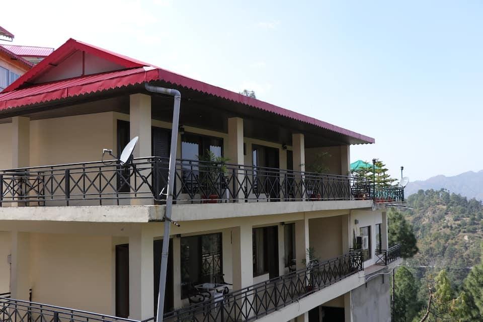 Maple Resort Chail Hotel in Himachal Pradesh