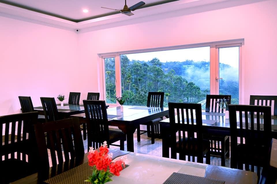 Rainwood Aurum Munnar Hotel in Kerala