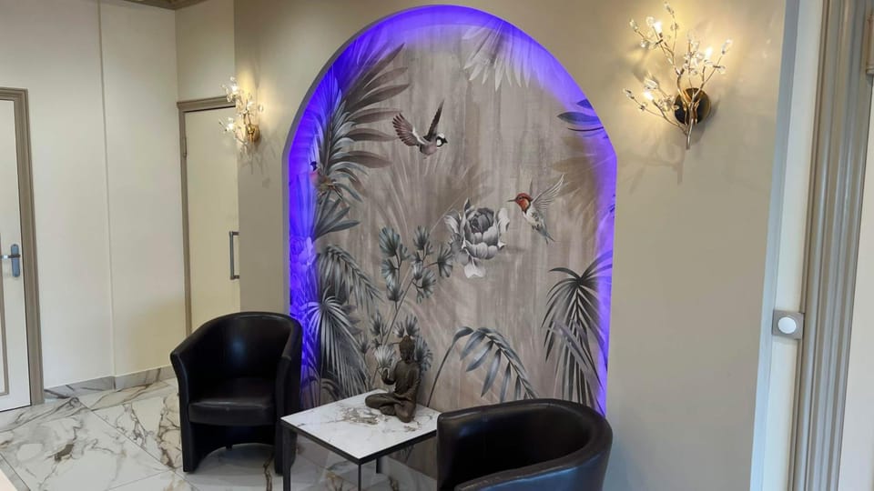 Contact Hotel Le Continental Hotel in Centre-Val de Loire