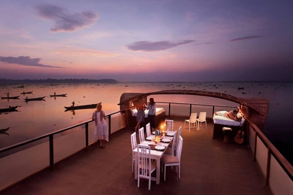 Kerala Houseboat Hotel in Tamil Nadu