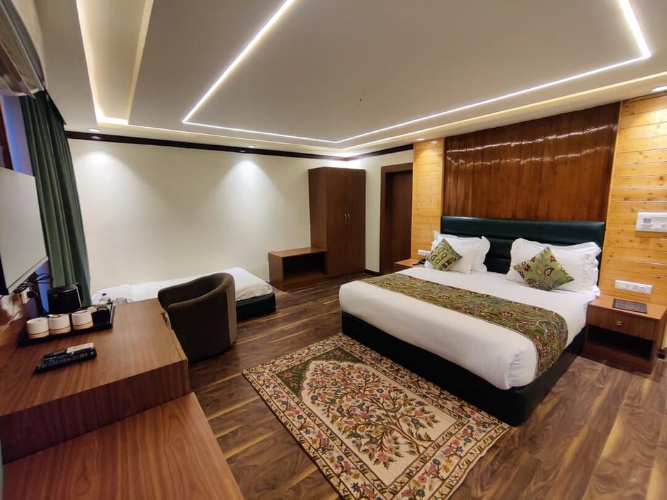 Himalayan Hill Resort Hotel in Punjab