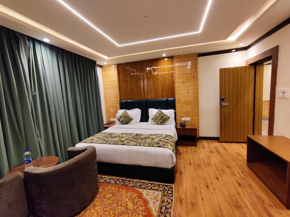 Himalayan Hill Resort Hotel in Punjab