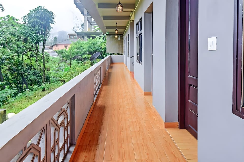 Itsy Hotels Igloo Residency Raja Seat Hotel in Madikeri