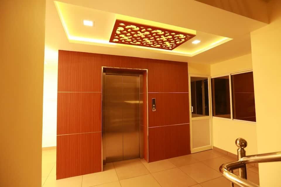 The Crescent Suites Hotel in Kochi