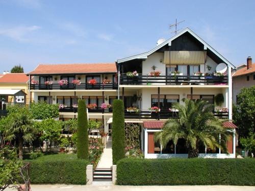 Rooms in Vodice with balcony, air conditioning, WiFi 4826-1 Hotel in Šibenik-Knin County, Croatia