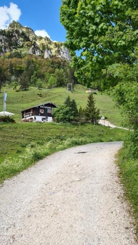 Brundling-Alm Berggasthof auf 1167m auf dem Hochfelln Hotel in Ruhpolding