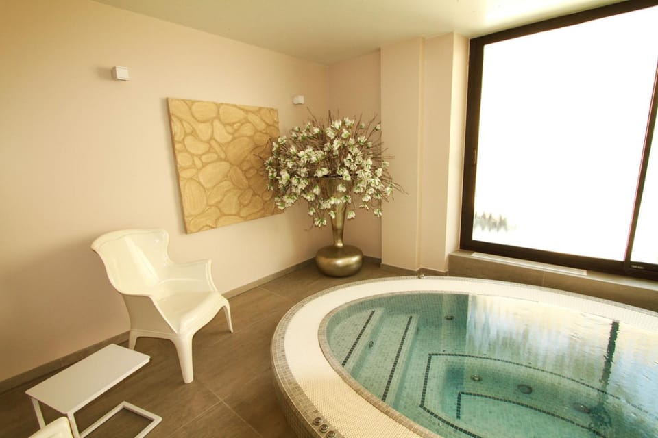 Hotel du Soleil et Spa Hotel in Saint-Remy-de-Provence