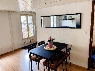 Newly furnished beautiful old building apartment in the center with Apple TV Hotel in St. Gallen