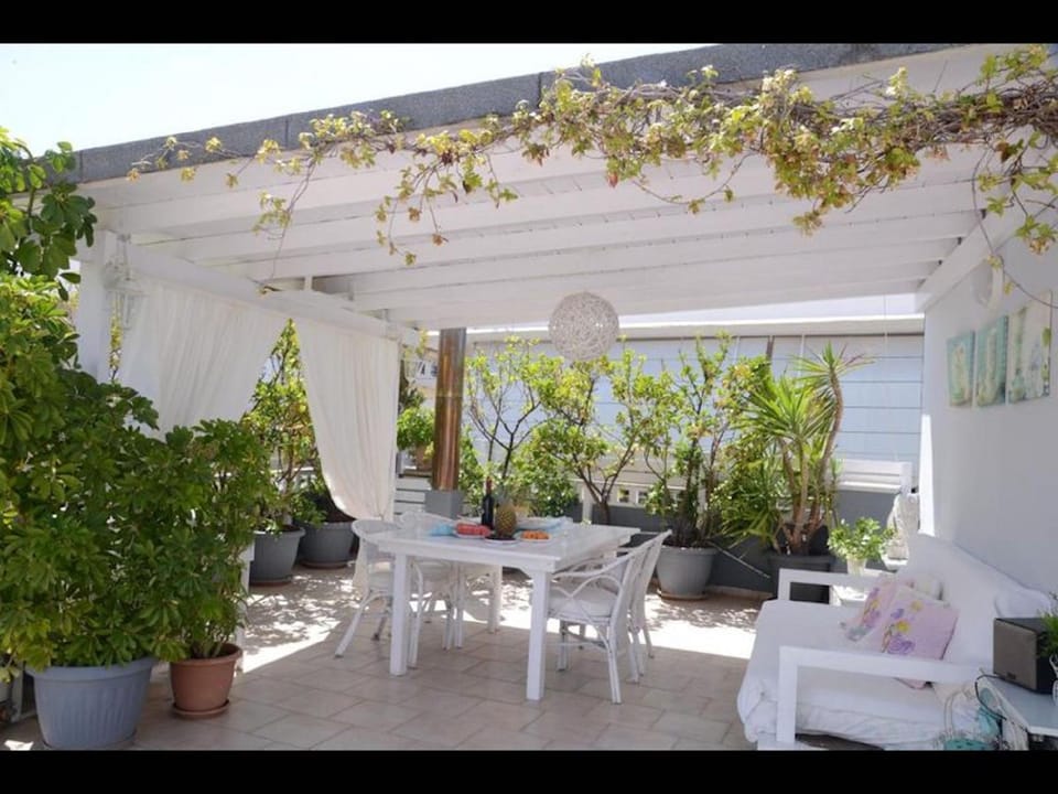 Maisonette near beach city center Hotel in Heraklion