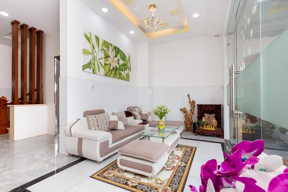 Shared lounge/TV area