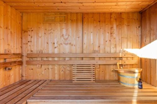 The Retreat, Sauna & Hot Tub, Charming & Cosy Gem Hotel in East Dorset District