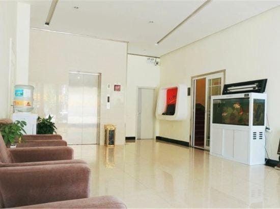 Aihang Express Hotel (Linyi Pedestrian Street Branch) Hotel in Jiangsu