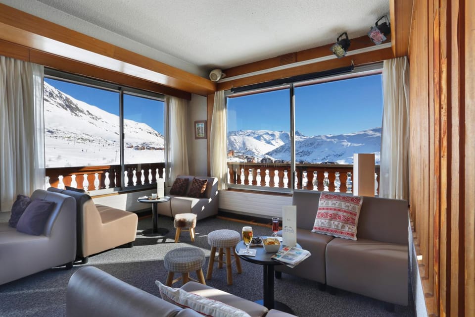 Hotel Eliova Le Chaix Hotel in Huez