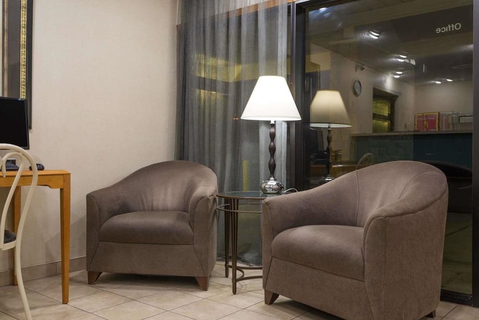 WestSpring Inn Hotel in Westlake
