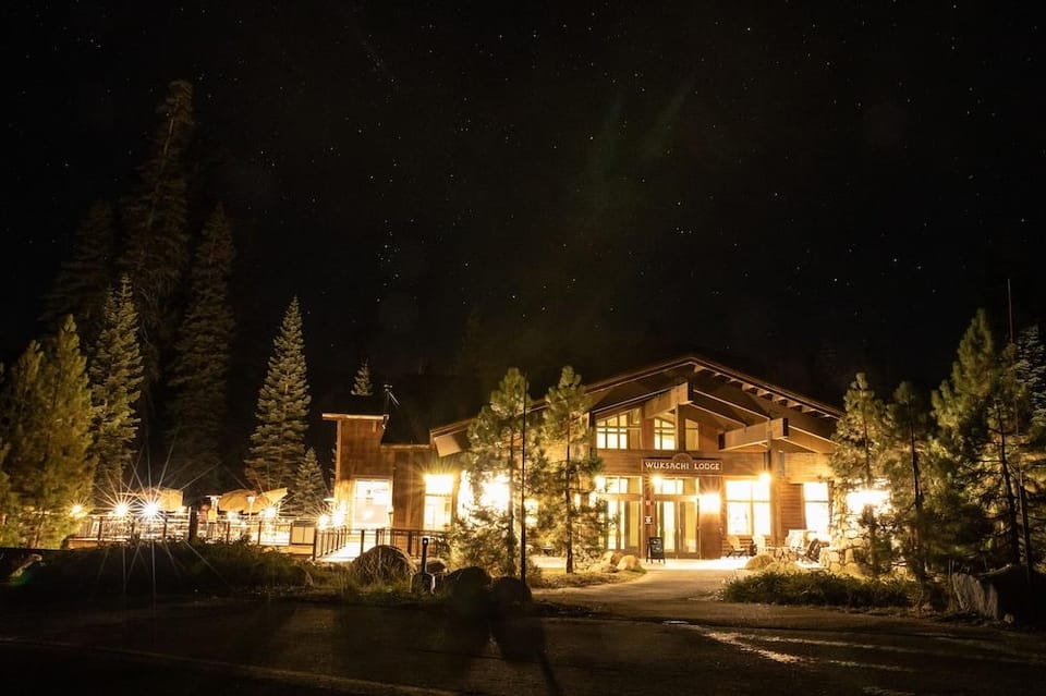 Wuksachi Lodge Hotel in Sequoia National Park