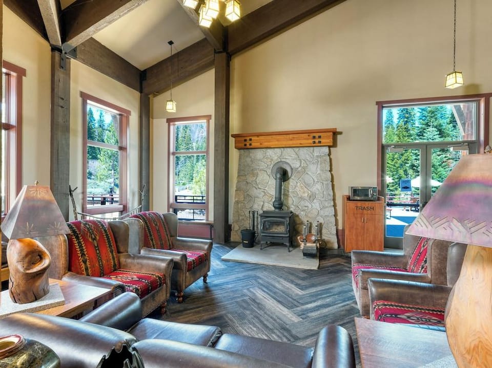 Wuksachi Lodge Hotel in Sequoia National Park