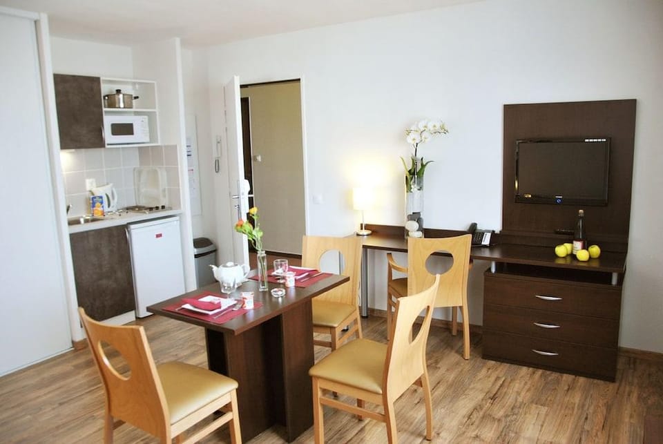 Séjours et Affaires Caen Le Clos Beaumois Hotel in Caen