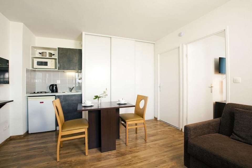 Séjours et Affaires Caen Le Clos Beaumois Hotel in Caen