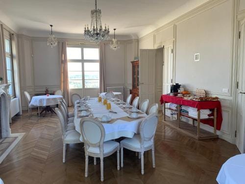 Chateau du Mont de Guny Hotel in Wallonia, Belgium