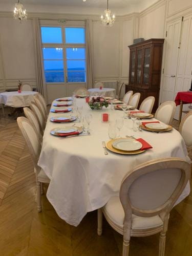 Chateau du Mont de Guny Hotel in Wallonia, Belgium