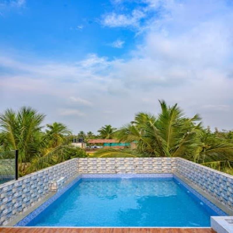 Beach front resort Hotel in Calangute