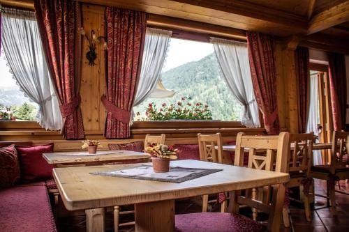 Hotel Garni La Soldanella Hotel in Province of Brescia