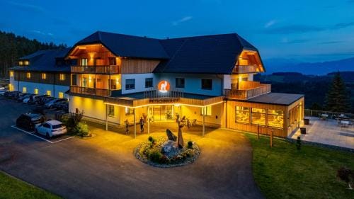 Familienhotel Petschnighof Hotel in Carinthia, Austria
