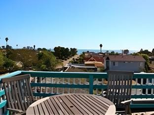 The Palomar Inn Hotel in Pismo Beach