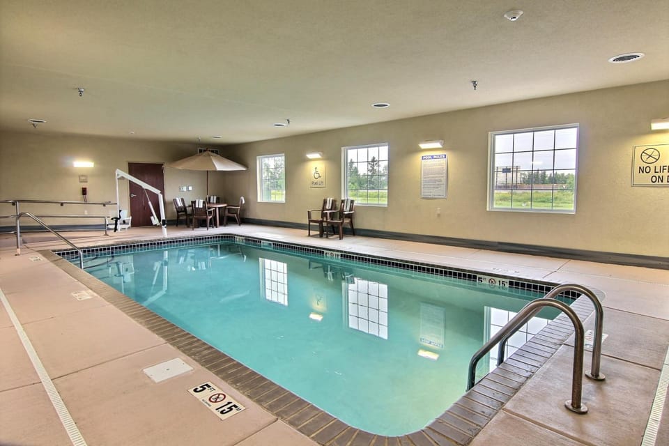 Swimming pool