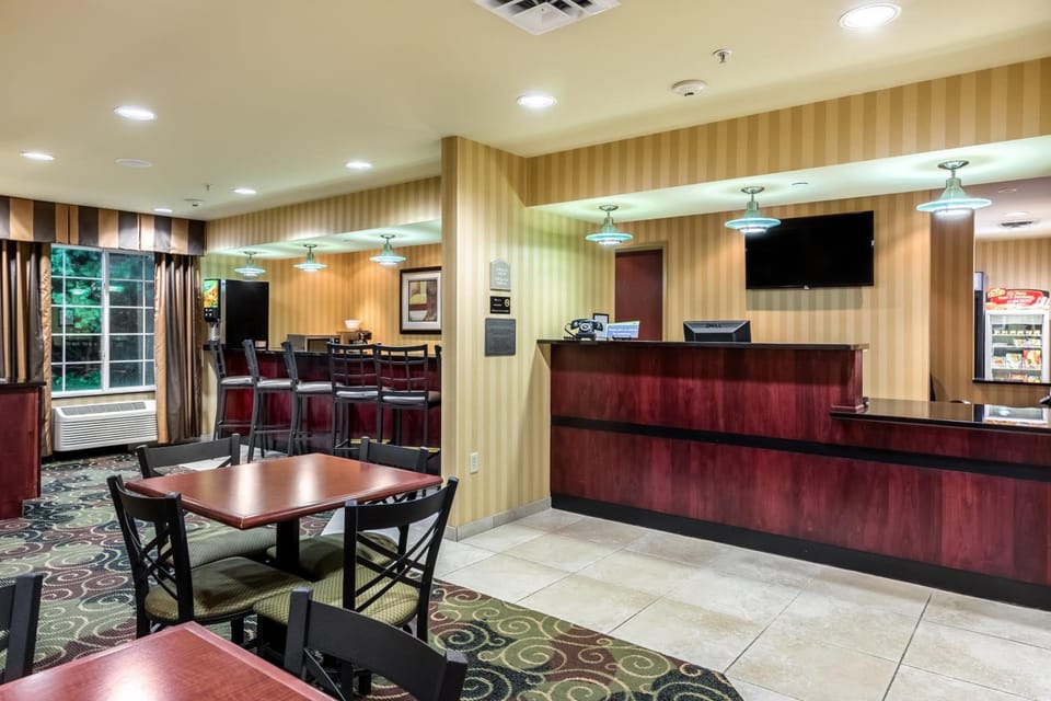 Cobblestone Inn and Suites Vinton Hotel in Iowa