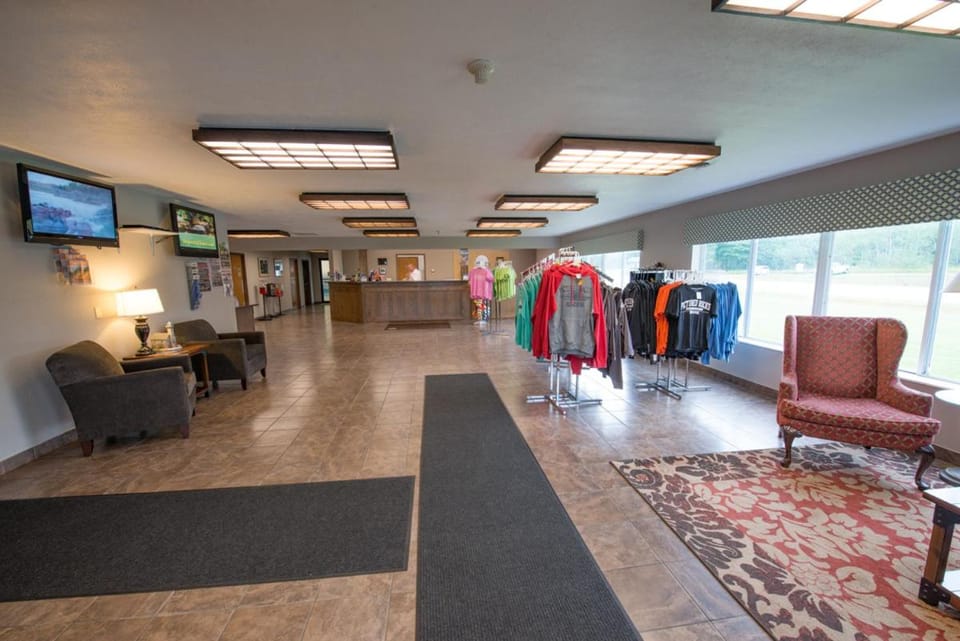 Boarders Inn & Suites by Cobblestone Hotels - Munising Hotel in Wisconsin