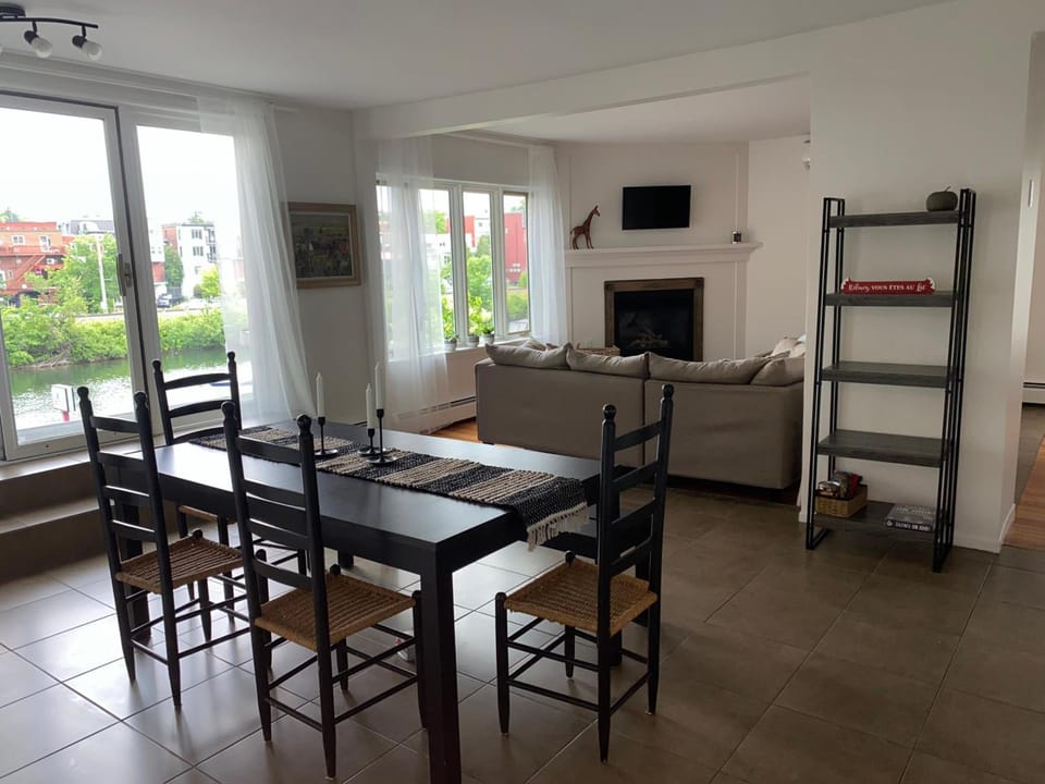Auberge des Cantons Hotel in Magog