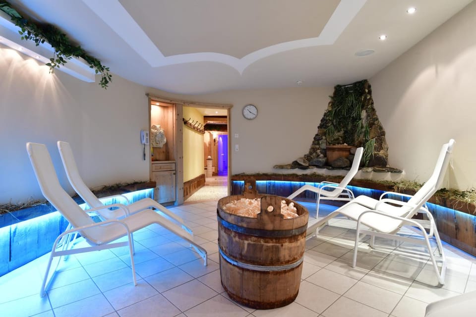 Hotel Hollroah Hotel in Canton of Grisons
