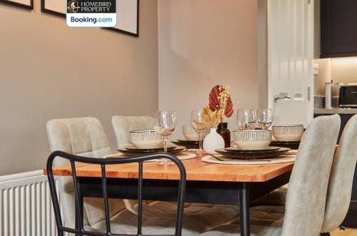 Homebird Property - Mill Cottage Hotel in Leeds