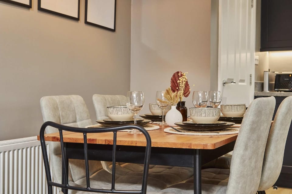 Homebird Property - Mill Cottage Hotel in Leeds