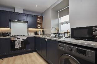 Homebird Property - Mill Cottage Hotel in Leeds