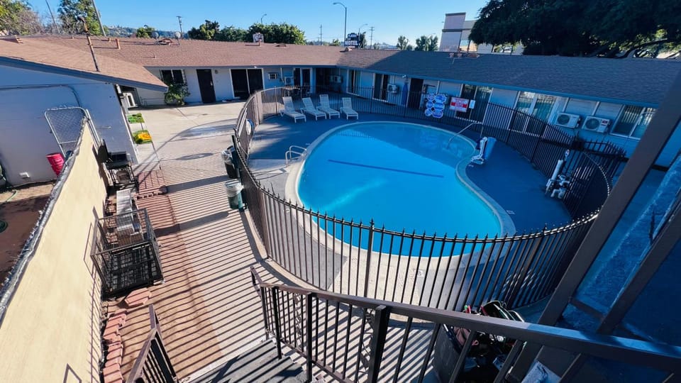 Lanai Motel Hotel in Alhambra