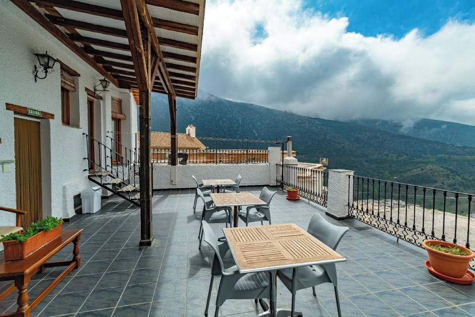 Hotel La Fragua I Hotel in La Alpujarra
