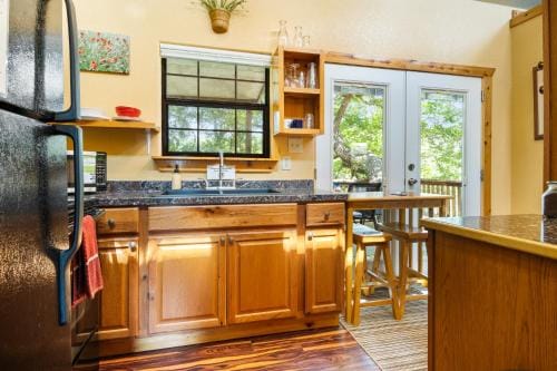 Bandera Stronghold - Crazy Horse Cabin Hotel in Rio Grande