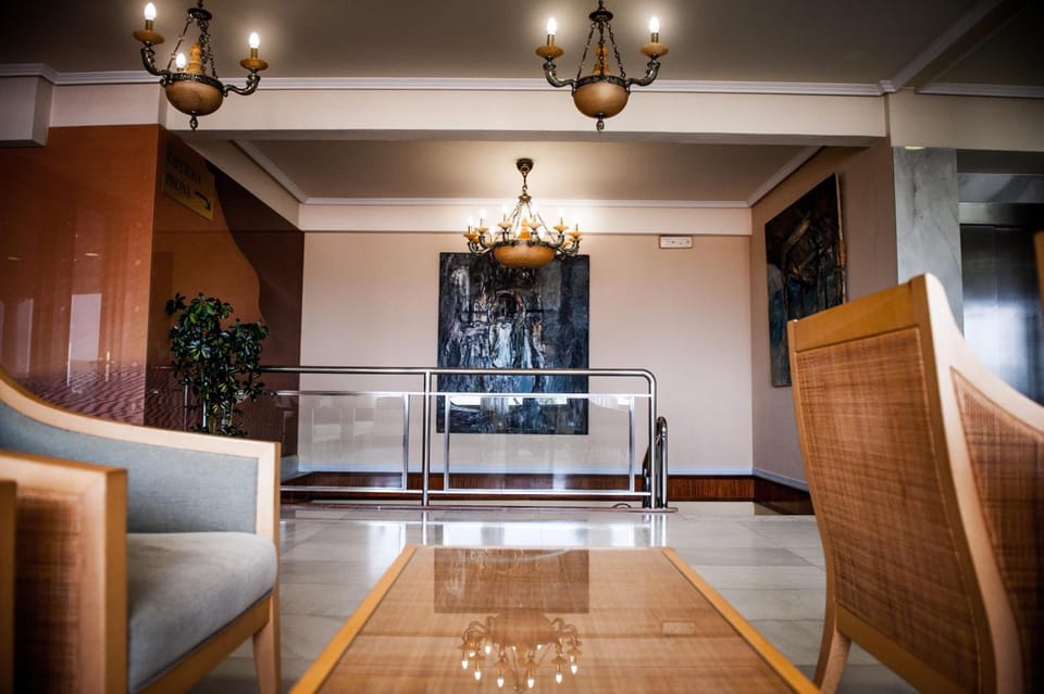 Shared lounge/TV area