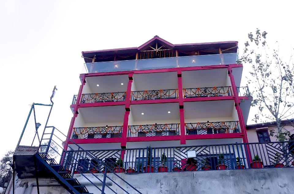 The White Mountaina Hotel in Uttarakhand