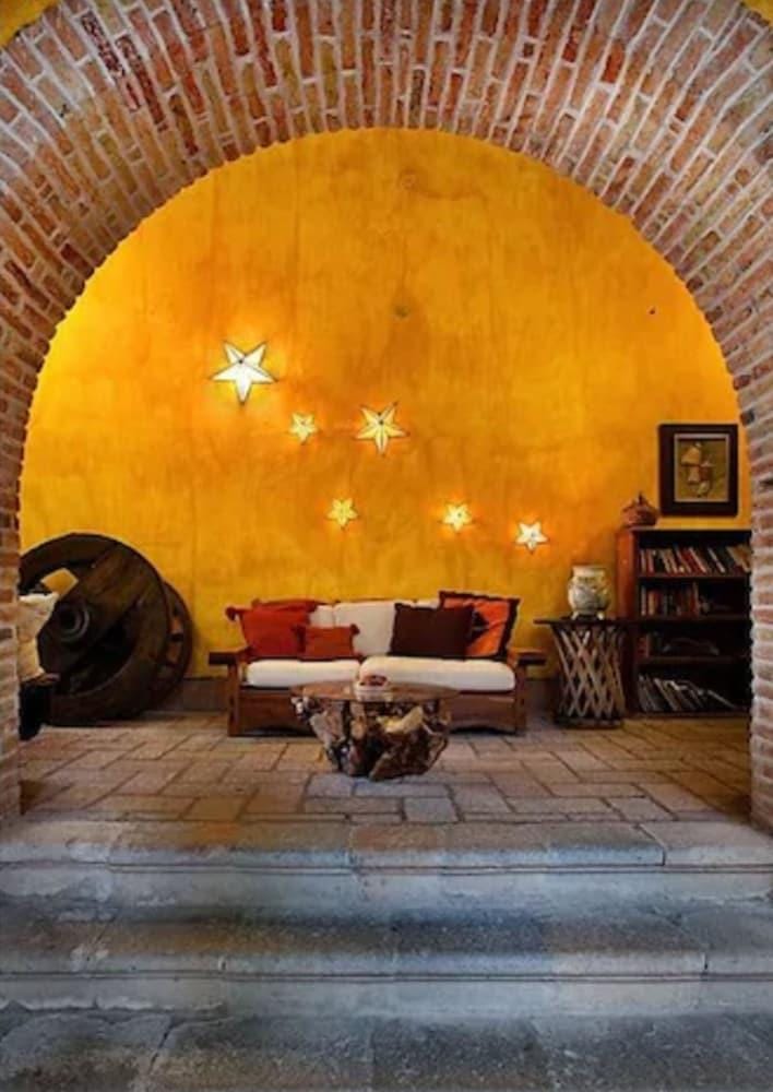 Hotel los Arcos Hotel in Taxco