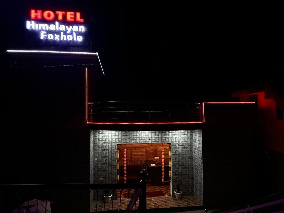 HOTEL HIMALAYAN FOXHOLE  Hotel in Uttarakhand